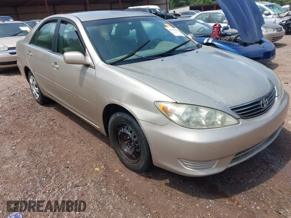 ✅ 2006 Toyota Camry LE • VIN: 4T1BE30K16U142755 • Лот: 45329283. Опубліковано раніше на IAAI з пробігом 288 057 миль. Безкоштовний доступ до архіву аукціонних продажів зі США та докладний звіт про історію автомобіля на DreamBid. Зображення 1.