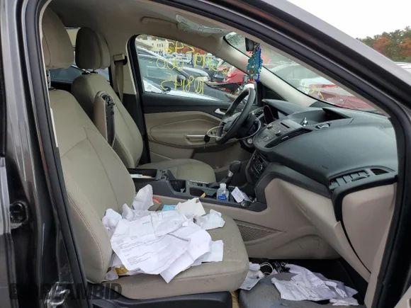 ✅ 2017 Ford Escape SE • VIN: 1FMCU9GD4HUC83145 • Lot: 65199542. Listed on Copart with 108,145 mi. Free auction sales archive from the USA and detailed vehicle history report at DreamBid. Image 5.