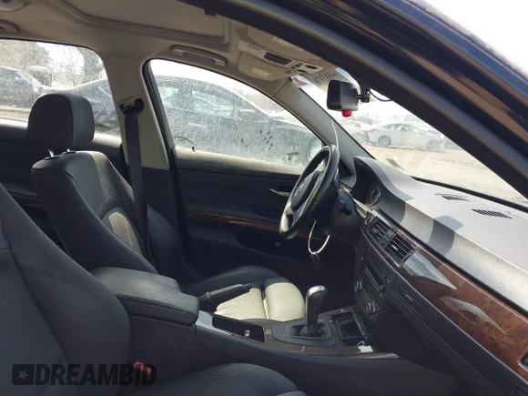 ✅ 2009 BMW 3 Series 335i • VIN: WBAPM77599NL87447 • Lot: 44883970. Listed on IAAI with 40,982 mi. Free auction sales archive from the USA and detailed vehicle history report at DreamBid. Image 5.
