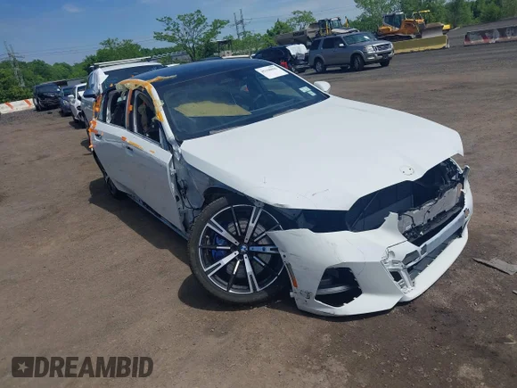 ✅ 2026 BMW 5 Series 540i xDrive • VIN: WBA63FJ01TCV47667 • Lot: 45168096. Wystawiony na IAAI z przebiegiem 4 439 mil. Bezpłatny archiwum sprzedaży aukcyjnych z USA i szczegółowy raport historii pojazdu na DreamBid. Zdjęcie 1.