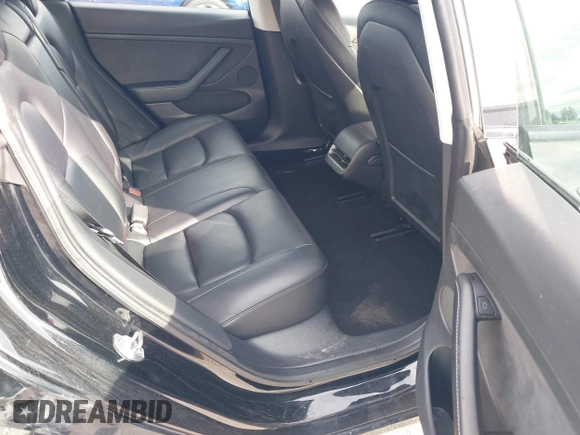 ✅ 2022 Tesla Model 3 • VIN: 5YJ3E1EA7NF370621 • Lot: 43916478. Wystawiony na IAAI z przebiegiem 53 499 mil. Bezpłatny archiwum sprzedaży aukcyjnych z USA i szczegółowy raport historii pojazdu na DreamBid. Zdjęcie 8.