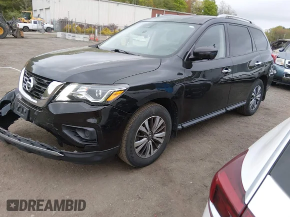 ✅ 2019 Nissan Pathfinder S • VIN: 5N1DR2MM0KC606556 • Lot: 45112797. Wystawiony na IAAI z przebiegiem 82 634 mil. Bezpłatny archiwum sprzedaży aukcyjnych z USA i szczegółowy raport historii pojazdu na DreamBid. Zdjęcie 1.