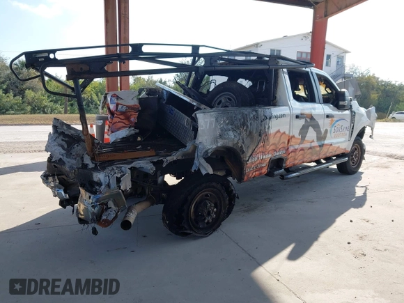✅ 2024 Ford F-250 XL • VIN: 1FT7W2BAXREC96305 • Lot: 43723529. Wystawiony na IAAI z przebiegiem Nie podano. Bezpłatny archiwum sprzedaży aukcyjnych z USA i szczegółowy raport historii pojazdu na DreamBid. Zdjęcie 4.