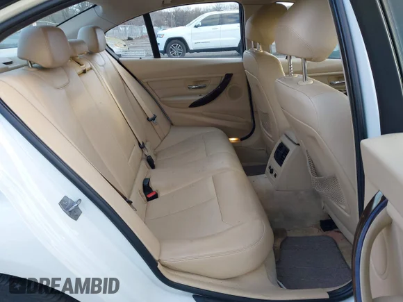 ✅ 2015 BMW 3 Series 328i xDrive • VIN: WBA3B5G55FNS15498 • Lot: 43994929. Listed on IAAI with 168,225 mi. Free auction sales archive from the USA and detailed vehicle history report at DreamBid. Image 8.