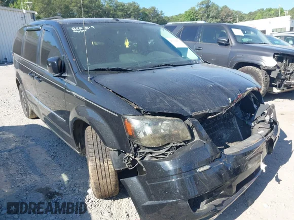 ✅ 2010 Chrysler Town & Country Touring Plus • VIN: 2A4RR8DX7AR320713 • Lot: 45119673. Listed on IAAI with 170,650 mi. Free auction sales archive from the USA and detailed vehicle history report at DreamBid. Image 1.