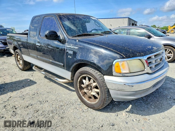 ✅ 2002 Ford F-150 XL • VIN: 1FTRX17282NC03367 • Lot: 46896496. Wystawiony na Copart z przebiegiem 189 460 mil. Bezpłatny archiwum sprzedaży aukcyjnych z USA i szczegółowy raport historii pojazdu na DreamBid. Zdjęcie 4.