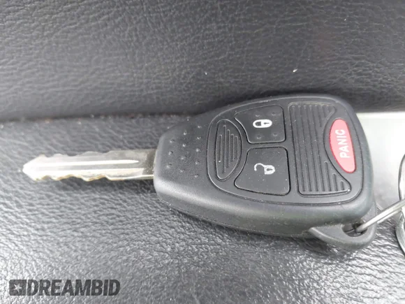 ✅ 2015 Jeep Compass North • VIN: 1C4NJDAB1FD381014 • Лот: 43507265. Опубліковано раніше на IAAI з пробігом 143 346 миль. Безкоштовний доступ до архіву аукціонних продажів зі США та докладний звіт про історію автомобіля на DreamBid. Зображення 11.