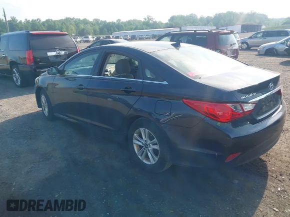 ✅ 2014 Hyundai Sonata GLS • VIN: 5NPEB4AC2EH935000 • Лот: 45136537. Опубліковано раніше на IAAI з пробігом 136 357 миль. Безкоштовний доступ до архіву аукціонних продажів зі США та докладний звіт про історію автомобіля на DreamBid. Зображення 3.