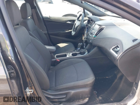 ✅ 2017 Chevrolet Cruze LT • VIN: 1G1BE5SM0H7144876 • Lot: 44792966. Wystawiony na IAAI z przebiegiem 111 554 mil. Bezpłatny archiwum sprzedaży aukcyjnych z USA i szczegółowy raport historii pojazdu na DreamBid. Zdjęcie 5.