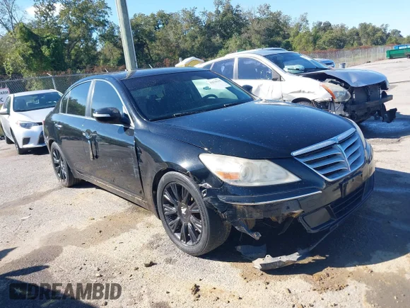 ✅ 2010 Hyundai Genesis • VIN: KMHGC4DE6AU077593 • Лот: 43579119. Опубліковано раніше на IAAI з пробігом 135 464 миль. Безкоштовний доступ до архіву аукціонних продажів зі США та докладний звіт про історію автомобіля на DreamBid. Зображення 1.