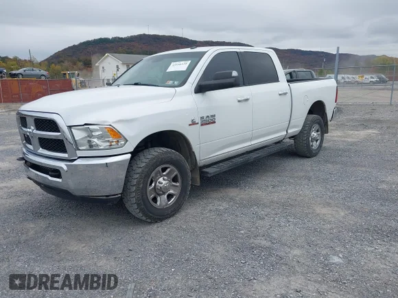 ✅ 2018 Ram 2500 SLT • VIN: 3C6UR5DL1JG398378 • Lot: 43556120. Wystawiony na IAAI z przebiegiem 113 340 mil. Bezpłatny archiwum sprzedaży aukcyjnych z USA i szczegółowy raport historii pojazdu na DreamBid. Zdjęcie 2.