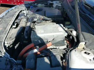 ✅ 2015 Lincoln MKZ Hybrid • VIN: 3LN6L2LU8FR606212 • Lot: 43534795. Wystawiony na IAAI z przebiegiem 144 151 mil. Bezpłatny archiwum sprzedaży aukcyjnych z USA i szczegółowy raport historii pojazdu na DreamBid. Zdjęcie 12.