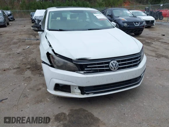 ✅ 2017 Volkswagen Passat SE • VIN: 1VWBT7A32HC039133 • Lot: 44093736. Wystawiony na IAAI z przebiegiem 185 673 mil. Bezpłatny archiwum sprzedaży aukcyjnych z USA i szczegółowy raport historii pojazdu na DreamBid. Zdjęcie 6.