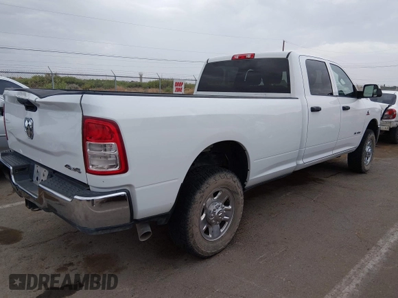 ✅ 2022 Ram 2500 Tradesman • VIN: 3C6UR5HL3NG193838 • Lot: 44749848. Wystawiony na IAAI z przebiegiem 51 676 mil. Bezpłatny archiwum sprzedaży aukcyjnych z USA i szczegółowy raport historii pojazdu na DreamBid. Zdjęcie 4.