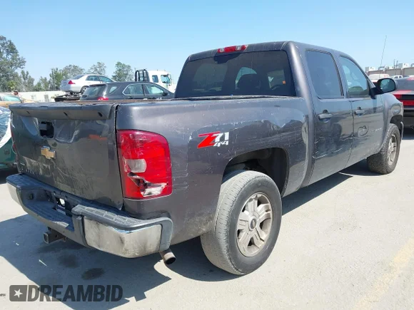 ✅ 2010 Chevrolet Silverado 1500 LT • VIN: 3GCRKSE34AG249317 • Lot: 45184270. Wystawiony na IAAI z przebiegiem 267 788 mil. Bezpłatny archiwum sprzedaży aukcyjnych z USA i szczegółowy raport historii pojazdu na DreamBid. Zdjęcie 4.