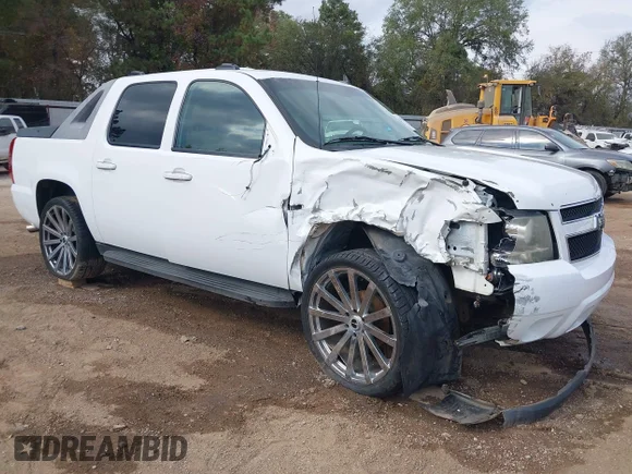 ✅ 2011 Chevrolet Avalanche LT • VIN: 3GNTKFE3XBG151110 • Лот: 43731181. Опубликован ранее на IAAI с пробегом 237 512 миль. Бесплатный доступ к архиву аукционных продаж из США и подробный отчёт об истории автомобиля на DreamBid. Изображение 1.