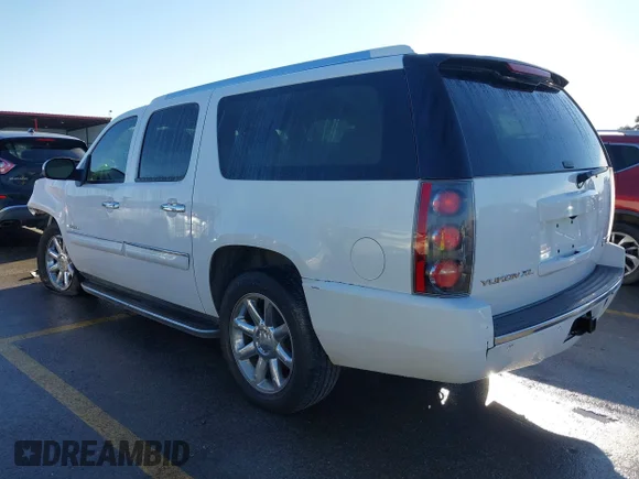 ✅ 2008 GMC Yukon XL • VIN: 1GKFK66808J182720 • Lot: 43840775. Wystawiony na IAAI z przebiegiem 230 111 mil. Bezpłatny archiwum sprzedaży aukcyjnych z USA i szczegółowy raport historii pojazdu na DreamBid. Zdjęcie 3.
