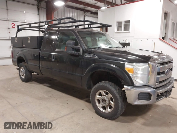 ✅ 2015 Ford F-250 XLT • VIN: 1FT7X2B63FED10680 • Lot: 41503254. Wystawiony na IAAI z przebiegiem 261 634 mil. Bezpłatny archiwum sprzedaży aukcyjnych z USA i szczegółowy raport historii pojazdu na DreamBid. Zdjęcie 1.
