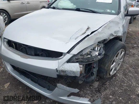 ✅ 2003 Honda Accord EX • VIN: 1HGCM665X3A009215 • Lot: 44920329. Wystawiony na IAAI z przebiegiem 268 985 mil. Bezpłatny archiwum sprzedaży aukcyjnych z USA i szczegółowy raport historii pojazdu na DreamBid. Zdjęcie 6.