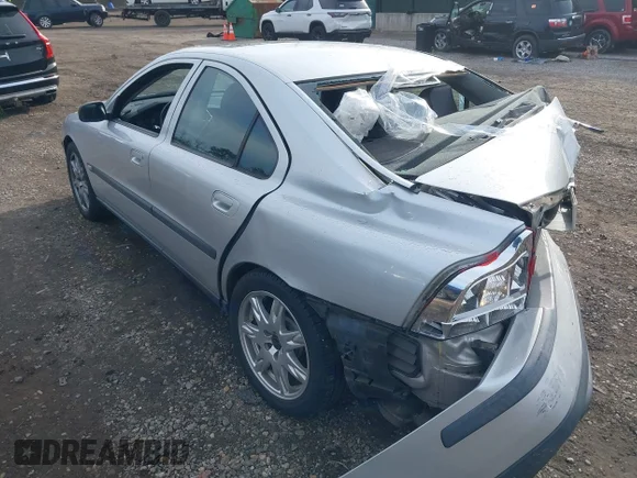 ✅ 2004 Volvo S60 • VIN: YV1RH59H942409026 • Lot: 43705592. Listed on IAAI with 102,746 mi. Free auction sales archive from the USA and detailed vehicle history report at DreamBid. Image 3.