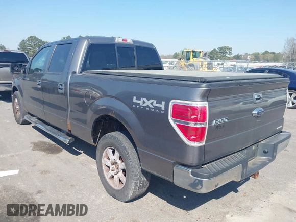 ✅ 2011 Ford F-150 XLT • VIN: 1FTFW1EFXBFC39017 • Lot: 44672542. Wystawiony na IAAI z przebiegiem 151 062 mil. Bezpłatny archiwum sprzedaży aukcyjnych z USA i szczegółowy raport historii pojazdu na DreamBid. Zdjęcie 3.