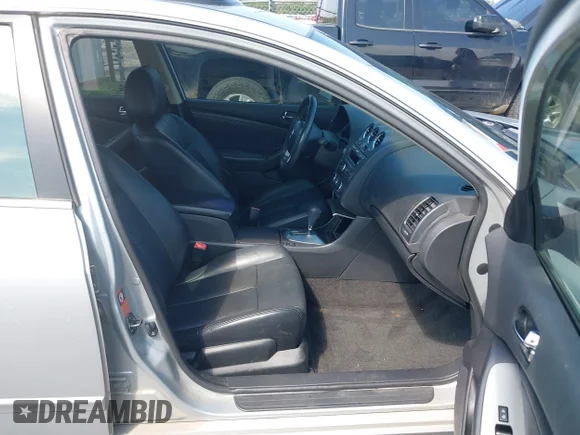 ✅ 2007 Nissan Altima SE • VIN: 1N4BL21E27N484262 • Lot: 43141148. Wystawiony na IAAI z przebiegiem 270 203 mil. Bezpłatny archiwum sprzedaży aukcyjnych z USA i szczegółowy raport historii pojazdu na DreamBid. Zdjęcie 5.
