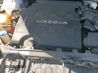 ✅ 2019 Lincoln Continental Select • VIN: 1LN6L9SKXK5602488 • Lot: 80818355. Wystawiony na Copart z przebiegiem 83 890 mil. Bezpłatny archiwum sprzedaży aukcyjnych z USA i szczegółowy raport historii pojazdu na DreamBid. Zdjęcie 13.