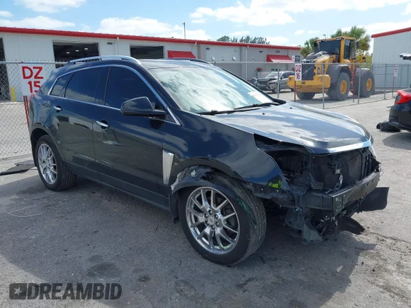 ✅ 2013 Cadillac SRX Performance Collection • VIN: 3GYFNDE39DS543037 • Lot: 42162276. Wystawiony na IAAI z przebiegiem 156 282 mil. Bezpłatny archiwum sprzedaży aukcyjnych z USA i szczegółowy raport historii pojazdu na DreamBid. Zdjęcie 1.