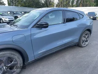 ✅ 2023 Ford Mustang Mach-E Select • VIN: 3FMTK1SS8PMA17479 • Lot: 94129875. Wystawiony na Copart z przebiegiem 11 449 mil. Bezpłatny archiwum sprzedaży aukcyjnych z USA i szczegółowy raport historii pojazdu na DreamBid. Zdjęcie 11.