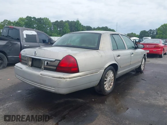 ✅ 2010 Mercury Grand Marquis LS • VIN: 2MEBM7FV9AX627645 • Lot: 45044799. Wystawiony na IAAI z przebiegiem 199 193 mil. Bezpłatny archiwum sprzedaży aukcyjnych z USA i szczegółowy raport historii pojazdu na DreamBid. Zdjęcie 4.