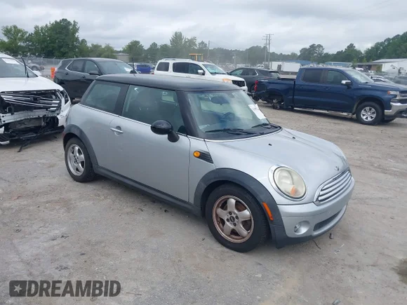 ✅ 2010 MINI Hardtop • VIN: WMWMF3C58ATZ66375 • Лот: 42969522. Опубликован ранее на IAAI с пробегом 88 174 миль. Бесплатный доступ к архиву аукционных продаж из США и подробный отчёт об истории автомобиля на DreamBid. Изображение 1.