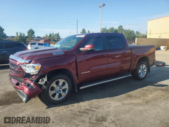 ✅ 2023 Ram 1500 Big Horn • VIN: 1C6RREFT9PN626520 • Лот: 80490425. Опубліковано раніше на Copart з пробігом 59 663 миль. Безкоштовний доступ до архіву аукціонних продажів зі США та докладний звіт про історію автомобіля на DreamBid. Зображення 1.