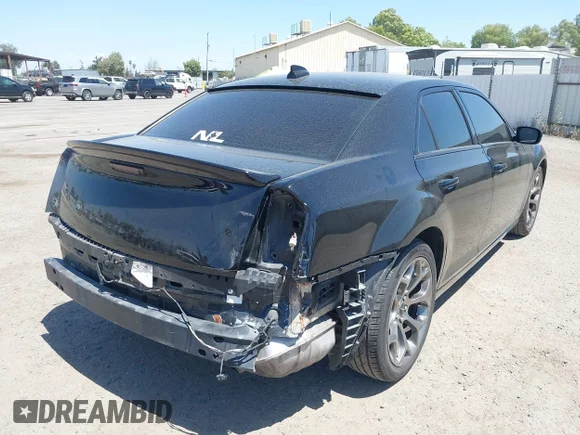 ✅ 2018 Chrysler 300 Touring L • VIN: 2C3CCAAG2JH216598 • Lot: 45276492. Wystawiony na IAAI z przebiegiem 82 481 mil. Bezpłatny archiwum sprzedaży aukcyjnych z USA i szczegółowy raport historii pojazdu na DreamBid. Zdjęcie 4.