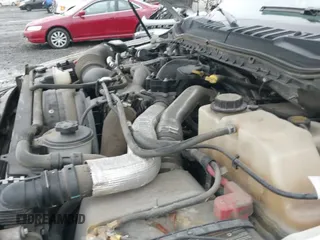 ✅ 2018 Ford F-350 • VIN: 1FT7X3BT4JEB83068 • Lot: 41337896. Wystawiony na IAAI z przebiegiem 200 841 mil. Bezpłatny archiwum sprzedaży aukcyjnych z USA i szczegółowy raport historii pojazdu na DreamBid. Zdjęcie 20.