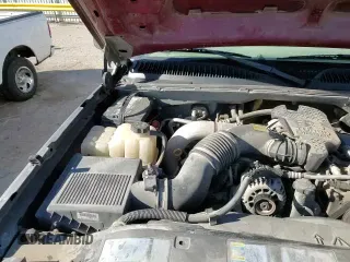 ✅ 2003 Chevrolet Silverado 2500HD LS • VIN: 1GCHC291X3E116055 • Lot: 83660854. Wystawiony na Copart z przebiegiem Nie podano. Bezpłatny archiwum sprzedaży aukcyjnych z USA i szczegółowy raport historii pojazdu na DreamBid. Zdjęcie 15.