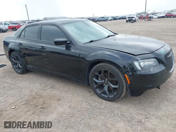 ✅ 2023 Chrysler 300 Touring • VIN: 2C3CCAAG6PH580984 • Lot: 44433850. Wystawiony na IAAI z przebiegiem 79 885 mil. Bezpłatny archiwum sprzedaży aukcyjnych z USA i szczegółowy raport historii pojazdu na DreamBid. Zdjęcie 1.