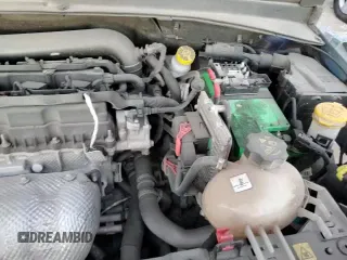 ✅ 2021 Jeep Renegade Latitude • VIN: ZACNJDBB9MPN33115 • Lot: 82581835. Wystawiony na Copart z przebiegiem 80 238 mil. Bezpłatny archiwum sprzedaży aukcyjnych z USA i szczegółowy raport historii pojazdu na DreamBid. Zdjęcie 15.