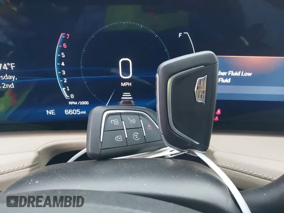 ✅ 2024 Cadillac XT4 FWD Luxury • VIN: 1GYAZAR45RF188654 • Lot: 41944467. Wystawiony na IAAI z przebiegiem 6 605 mil. Bezpłatny archiwum sprzedaży aukcyjnych z USA i szczegółowy raport historii pojazdu na DreamBid. Zdjęcie 11.