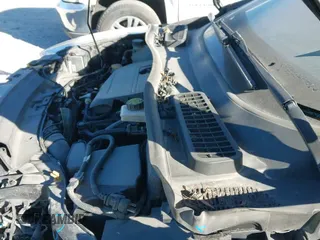 ✅ 2017 Ford Escape SE • VIN: 1FMCU0GD3HUD96743 • Lot: 43718360. Wystawiony na IAAI z przebiegiem 75 088 mil. Bezpłatny archiwum sprzedaży aukcyjnych z USA i szczegółowy raport historii pojazdu na DreamBid. Zdjęcie 13.