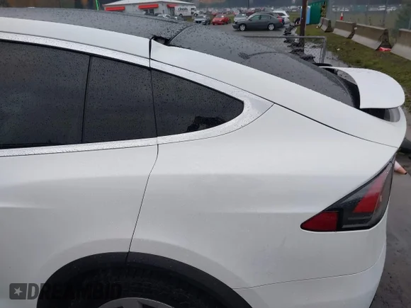 ✅ 2018 Tesla Model X 75D • VIN: 5YJXCAE21JF112721 • Лот: 43599720. Опубліковано раніше на IAAI з пробігом 71 526 миль. Безкоштовний доступ до архіву аукціонних продажів зі США та докладний звіт про історію автомобіля на DreamBid. Зображення 6.