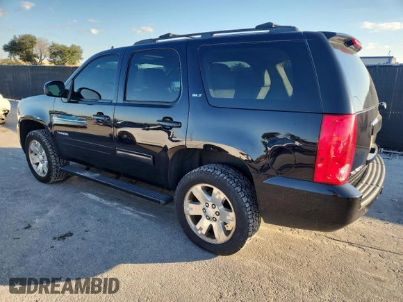 ✅ 2014 GMC Yukon SLT • VIN: 1GKS2CE02ER236945 • Lot: 92738125. Wystawiony na Copart z przebiegiem 191 488 mil. Bezpłatny archiwum sprzedaży aukcyjnych z USA i szczegółowy raport historii pojazdu na DreamBid. Zdjęcie 2.
