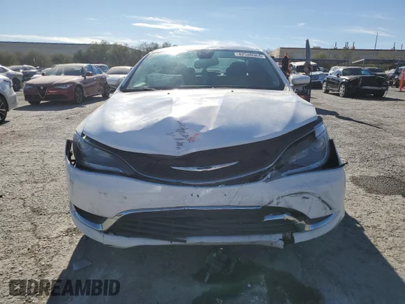 ✅ 2015 Chrysler 200 Limited • VIN: 1C3CCCAB2FN666928 • Lot: 82580964. Wystawiony na Copart z przebiegiem 105 623 mil. Bezpłatny archiwum sprzedaży aukcyjnych z USA i szczegółowy raport historii pojazdu na DreamBid. Zdjęcie 5.