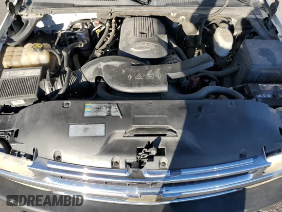 ✅ 2004 Chevrolet Suburban LS • VIN: 1GNFK16T64J322287 • Lot: 79029754. Wystawiony na Copart z przebiegiem 210 918 mil. Bezpłatny archiwum sprzedaży aukcyjnych z USA i szczegółowy raport historii pojazdu na DreamBid. Zdjęcie 13.