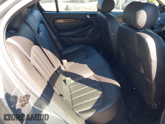 ✅ 2003 Jaguar X-Type 2.5L Manual • VIN: SAJEA51D43XD26627 • Лот: 42112319. Опубликован ранее на IAAI с пробегом 25 948 миль. Бесплатный доступ к архиву аукционных продаж из США и подробный отчёт об истории автомобиля на DreamBid. Изображение 8.