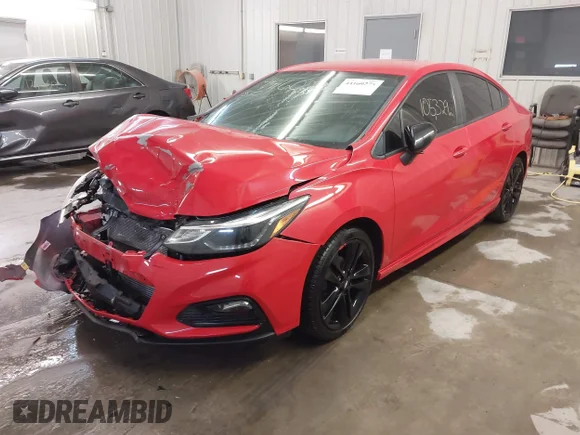 ✅ 2018 Chevrolet Cruze LT • VIN: 1G1BE5SM2J7225769 • Lot: 44160275. Wystawiony na IAAI z przebiegiem 105 329 mil. Bezpłatny archiwum sprzedaży aukcyjnych z USA i szczegółowy raport historii pojazdu na DreamBid. Zdjęcie 2.