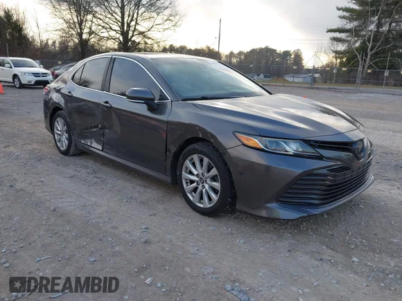 ✅ 2018 Toyota Camry SE • VIN: 4T1B11HK4JU574026 • Lot: 44095597. Wystawiony na IAAI z przebiegiem 177 078 mil. Bezpłatny archiwum sprzedaży aukcyjnych z USA i szczegółowy raport historii pojazdu na DreamBid. Zdjęcie 1.