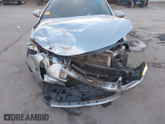 ✅ 2017 Toyota Camry SE • VIN: 4T1BF1FK2HU397362 • Lot: 43878265. Wystawiony na IAAI z przebiegiem 75 229 mil. Bezpłatny archiwum sprzedaży aukcyjnych z USA i szczegółowy raport historii pojazdu na DreamBid. Zdjęcie 6.