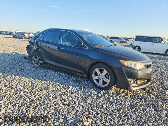 ✅ 2014 Toyota Camry SE • VIN: 4T1BF1FK2EU352000 • Lot: 58043836. Wystawiony na Copart z przebiegiem 147 568 mil. Bezpłatny archiwum sprzedaży aukcyjnych z USA i szczegółowy raport historii pojazdu na DreamBid. Zdjęcie 4.
