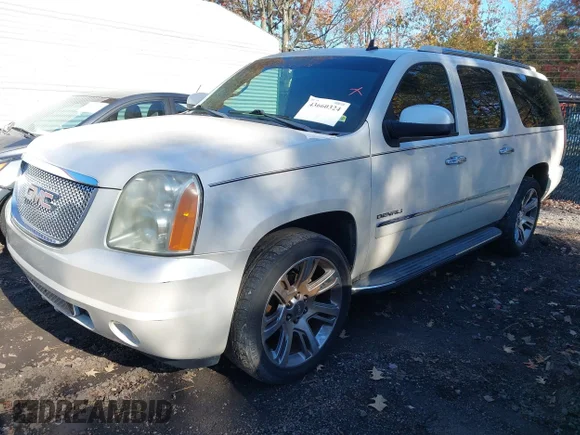 ✅ 2011 GMC Yukon XL Denali • VIN: 1GKS2MEF8BR271284 • Lot: 43660324. Wystawiony na IAAI z przebiegiem 230 738 mil. Bezpłatny archiwum sprzedaży aukcyjnych z USA i szczegółowy raport historii pojazdu na DreamBid. Zdjęcie 2.