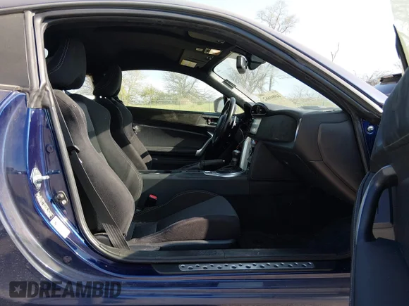✅ 2019 Toyota 86 • VIN: JF1ZNAA18K8703491 • Lot: 44901682. Wystawiony na IAAI z przebiegiem 45 408 mil. Bezpłatny archiwum sprzedaży aukcyjnych z USA i szczegółowy raport historii pojazdu na DreamBid. Zdjęcie 5.